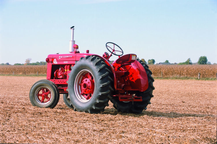 The History of Farmall Tractors 19401954 Grit